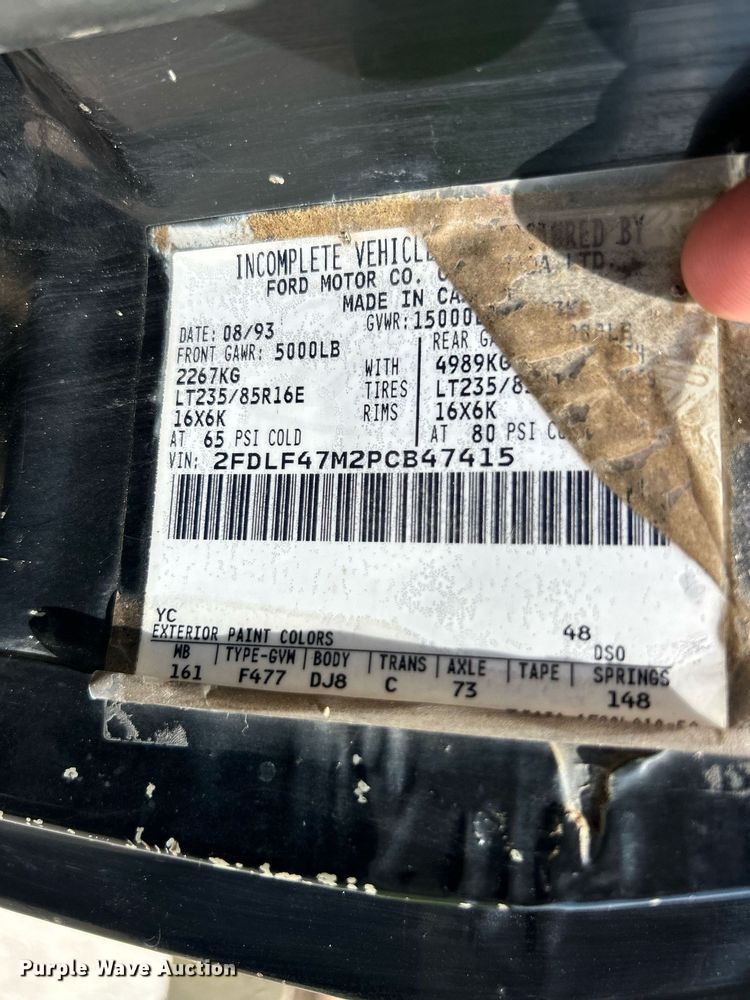 image for item EK8334 1993 Ford F450 Super Duty rollback truck