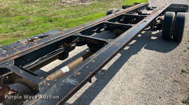 image for item EK8341 2007 GMC C5500 truck cab and chassis