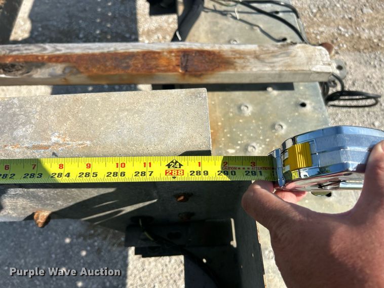 image for item EK8341 2007 GMC C5500 truck cab and chassis