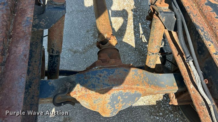 image for item EK8341 2007 GMC C5500 truck cab and chassis