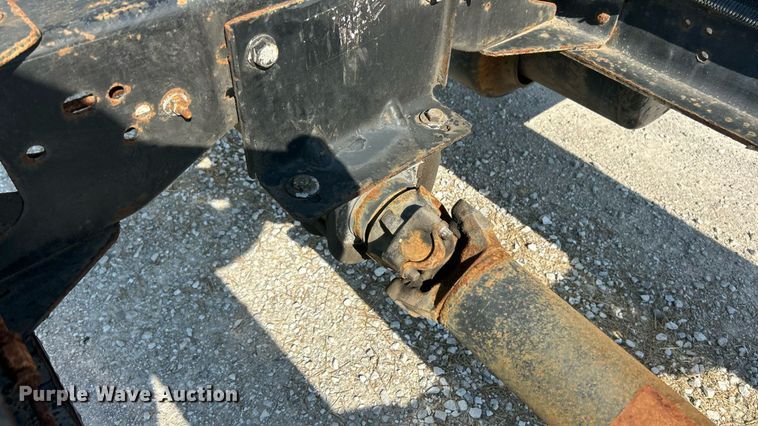 image for item EK8341 2007 GMC C5500 truck cab and chassis