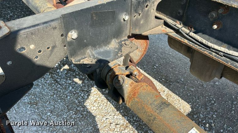 image for item EK8341 2007 GMC C5500 truck cab and chassis