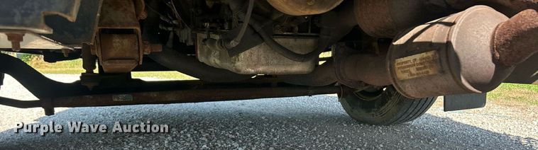 image for item EK8341 2007 GMC C5500 truck cab and chassis