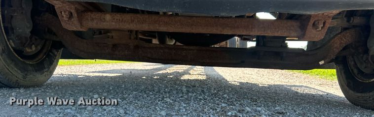 image for item EK8341 2007 GMC C5500 truck cab and chassis