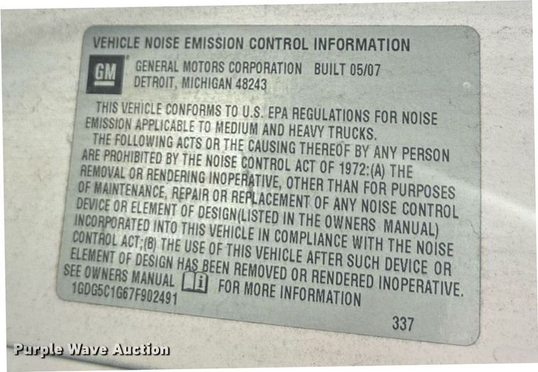 image for item EK8341 2007 GMC C5500 truck cab and chassis