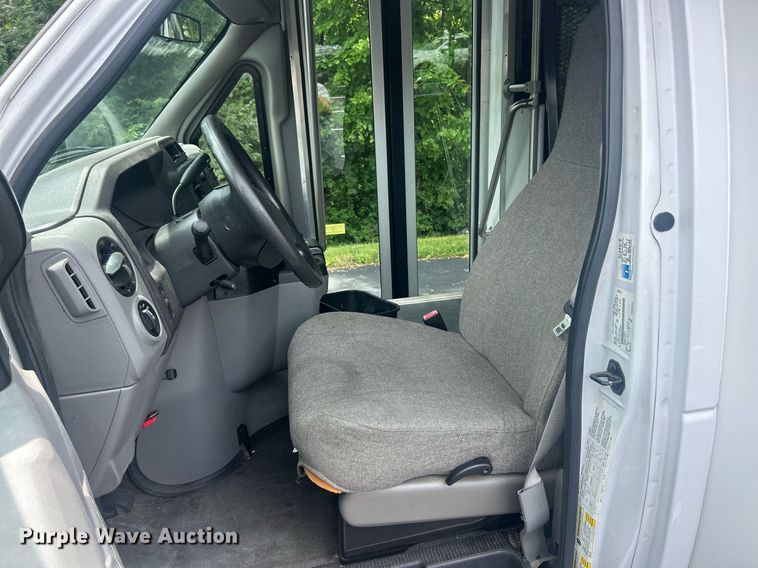 image for item EK8363 2015 Ford E450 Super Duty shuttle bus