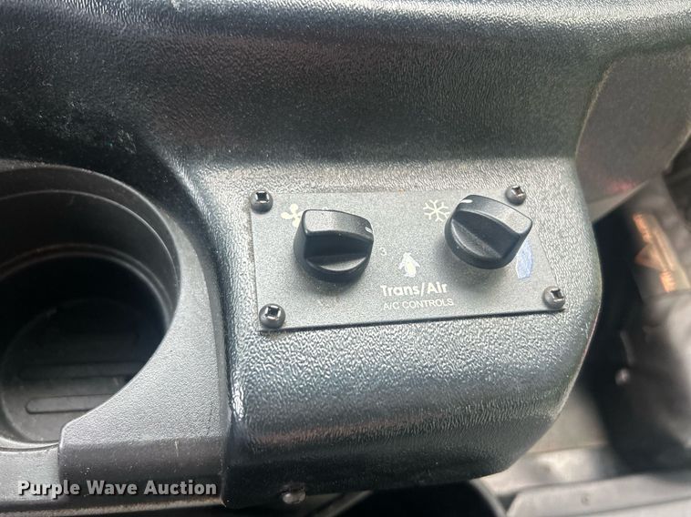 image for item EK8363 2015 Ford E450 Super Duty shuttle bus