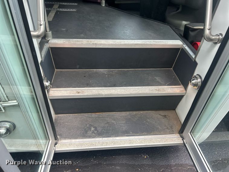 image for item EK8363 2015 Ford E450 Super Duty shuttle bus