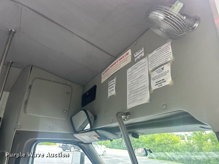 image for item EK8363 2015 Ford E450 Super Duty shuttle bus