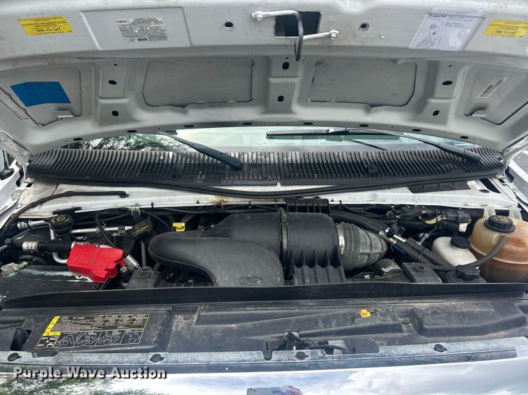 image for item EK8363 2015 Ford E450 Super Duty shuttle bus