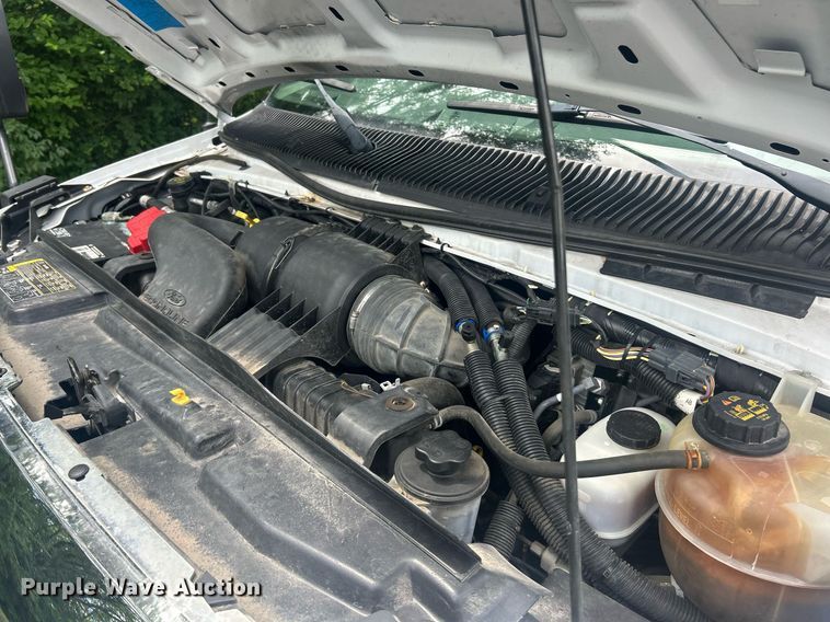 image for item EK8363 2015 Ford E450 Super Duty shuttle bus