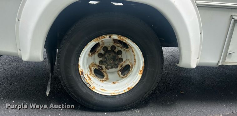 image for item EK8363 2015 Ford E450 Super Duty shuttle bus