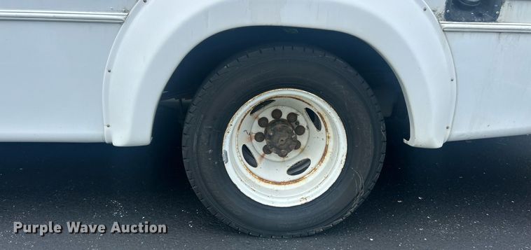 image for item EK8363 2015 Ford E450 Super Duty shuttle bus