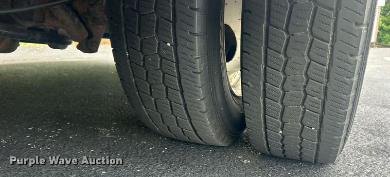 image for item EK8363 2015 Ford E450 Super Duty shuttle bus