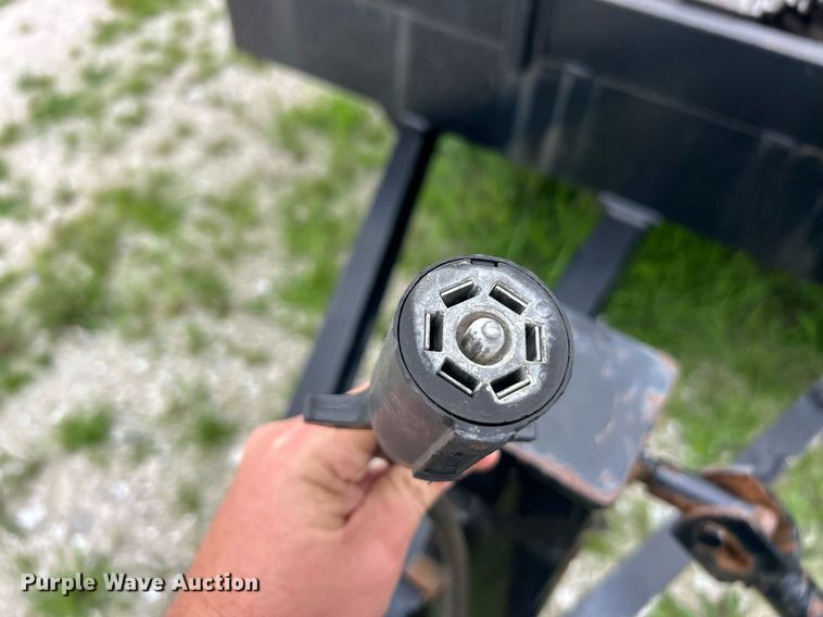 image for item EK8367 2016 Region 14000-16 flatbed trailer