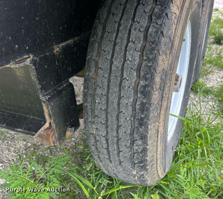 image for item EK8367 2016 Region 14000-16 flatbed trailer