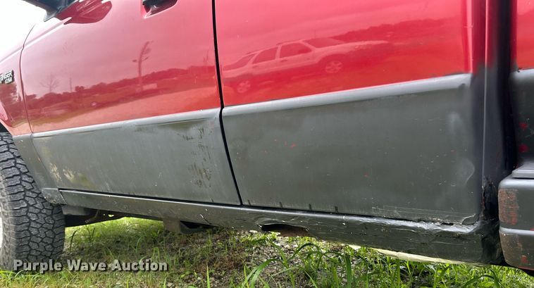 image for item EK8368 2003 Ford Ranger SuperCab pickup truck