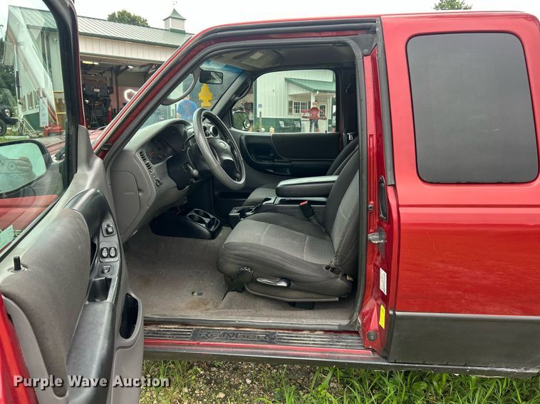 image for item EK8368 2003 Ford Ranger SuperCab pickup truck