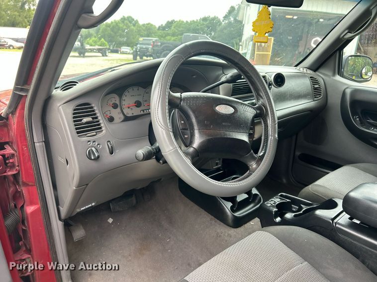 image for item EK8368 2003 Ford Ranger SuperCab pickup truck