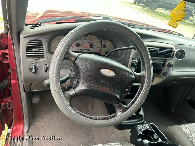 image for item EK8368 2003 Ford Ranger SuperCab pickup truck