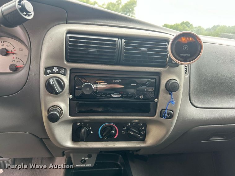 image for item EK8368 2003 Ford Ranger SuperCab pickup truck