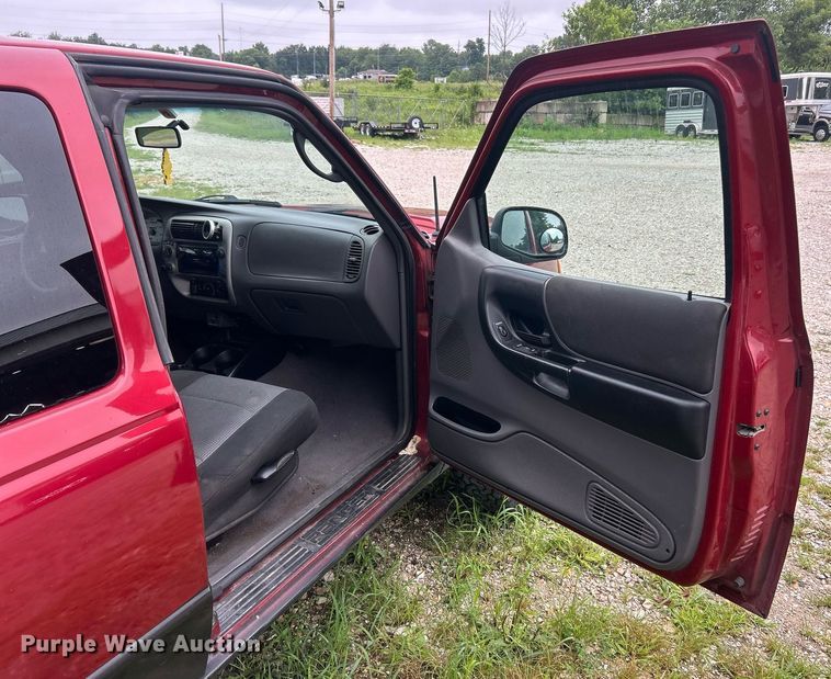 image for item EK8368 2003 Ford Ranger SuperCab pickup truck