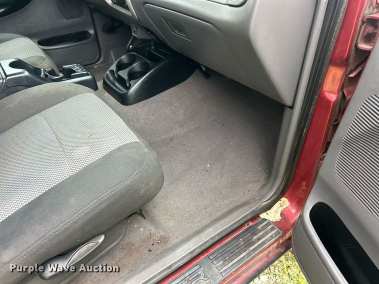 image for item EK8368 2003 Ford Ranger SuperCab pickup truck