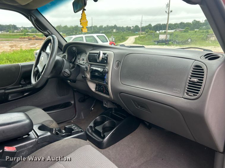 image for item EK8368 2003 Ford Ranger SuperCab pickup truck