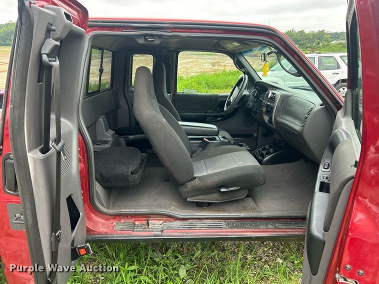 image for item EK8368 2003 Ford Ranger SuperCab pickup truck