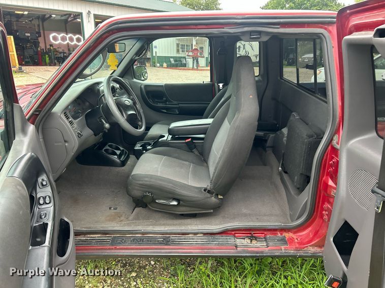 image for item EK8368 2003 Ford Ranger SuperCab pickup truck