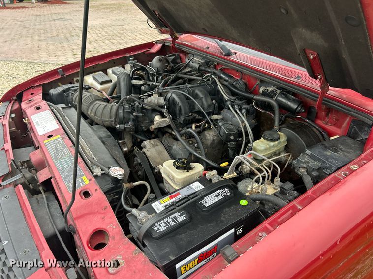 image for item EK8368 2003 Ford Ranger SuperCab pickup truck