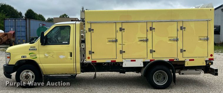 image for item EK8371 2019 Ford E450 refrigerated truck