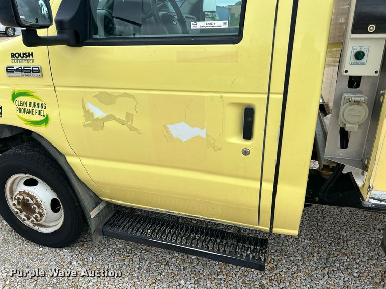 image for item EK8371 2019 Ford E450 refrigerated truck