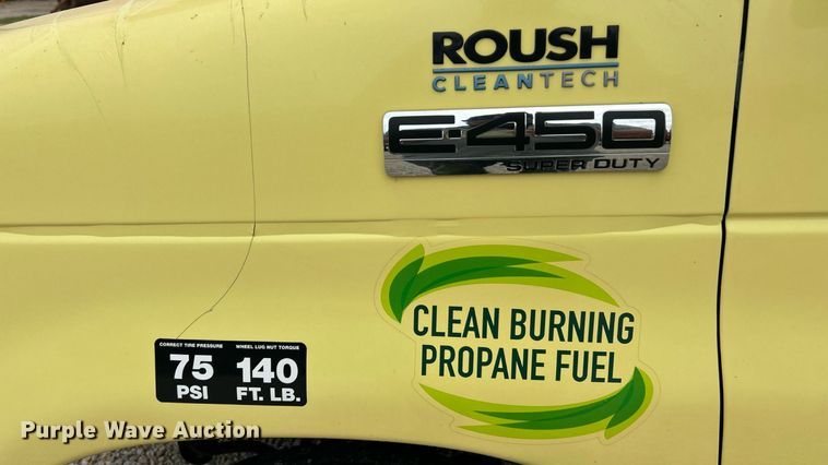 image for item EK8371 2019 Ford E450 refrigerated truck