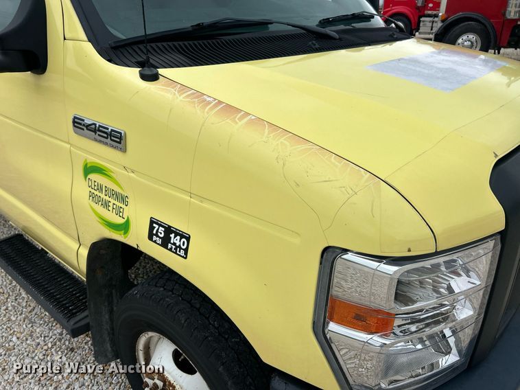 image for item EK8371 2019 Ford E450 refrigerated truck