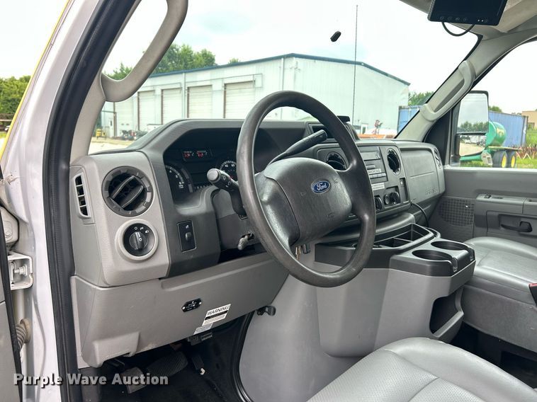 image for item EK8371 2019 Ford E450 refrigerated truck