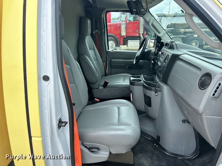 image for item EK8371 2019 Ford E450 refrigerated truck