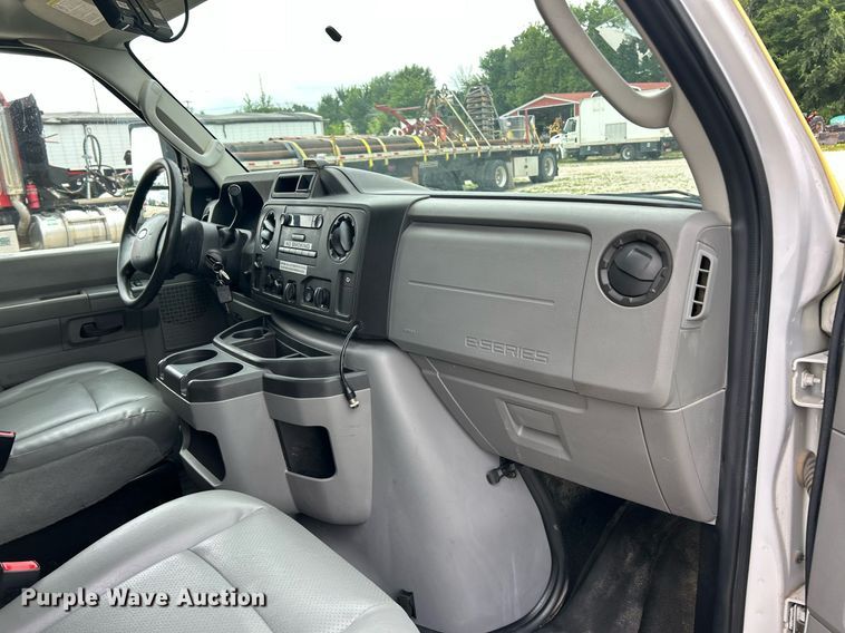 image for item EK8371 2019 Ford E450 refrigerated truck