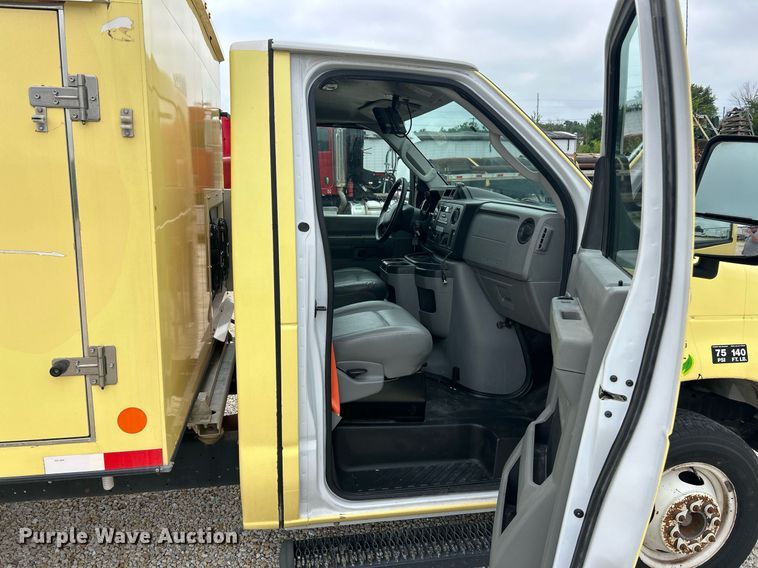 image for item EK8371 2019 Ford E450 refrigerated truck