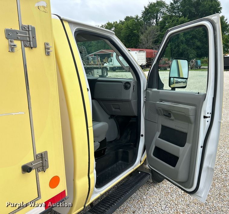 image for item EK8371 2019 Ford E450 refrigerated truck