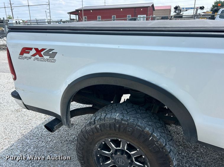 image for item EK8375 2006 Ford F250 Super Duty Crew Cab pickup truck