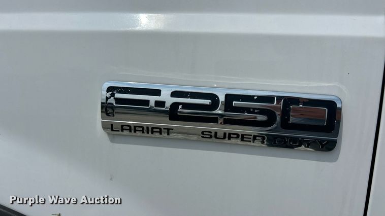 image for item EK8375 2006 Ford F250 Super Duty Crew Cab pickup truck