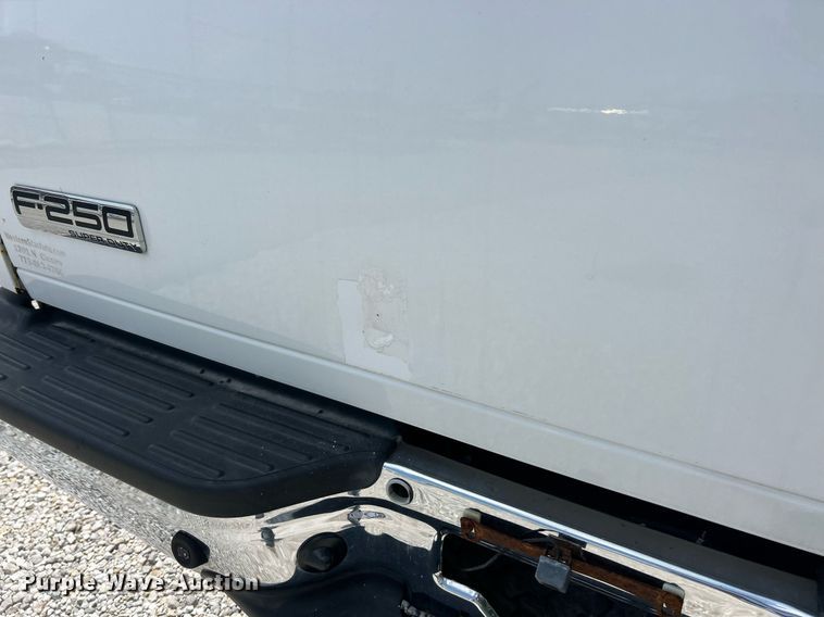 image for item EK8375 2006 Ford F250 Super Duty Crew Cab pickup truck
