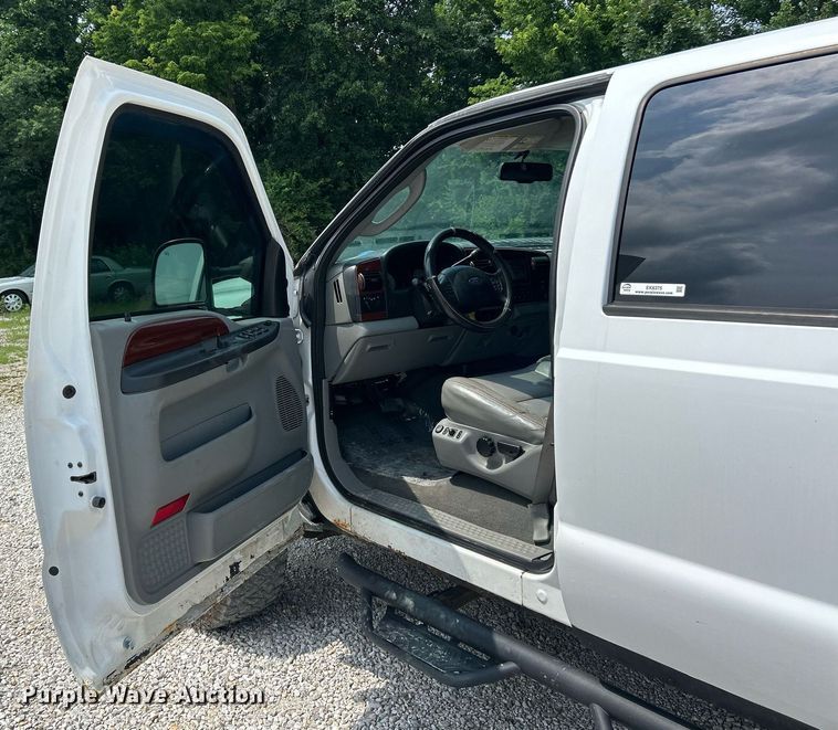 image for item EK8375 2006 Ford F250 Super Duty Crew Cab pickup truck