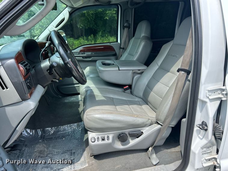 image for item EK8375 2006 Ford F250 Super Duty Crew Cab pickup truck