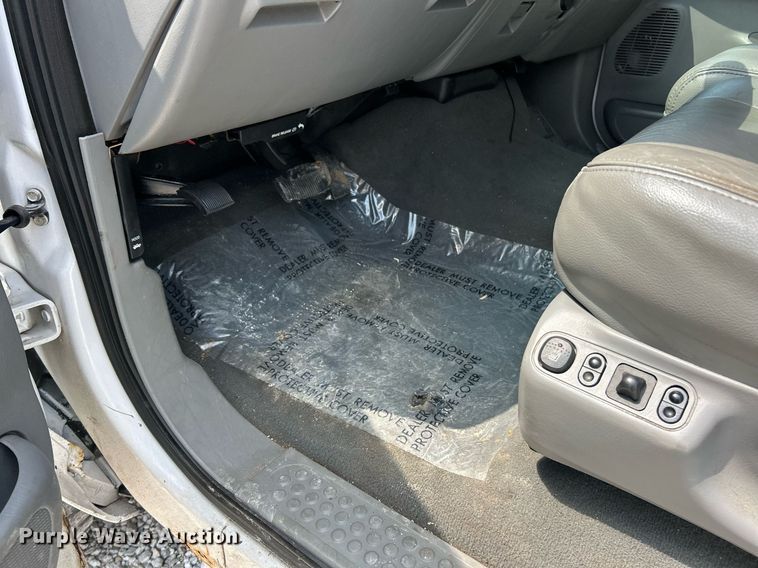 image for item EK8375 2006 Ford F250 Super Duty Crew Cab pickup truck