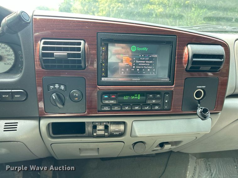 image for item EK8375 2006 Ford F250 Super Duty Crew Cab pickup truck