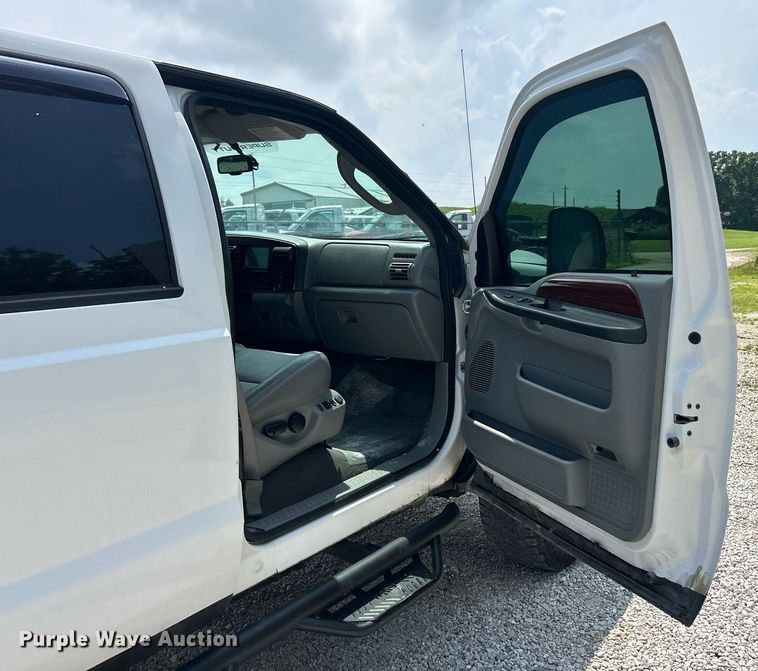 image for item EK8375 2006 Ford F250 Super Duty Crew Cab pickup truck