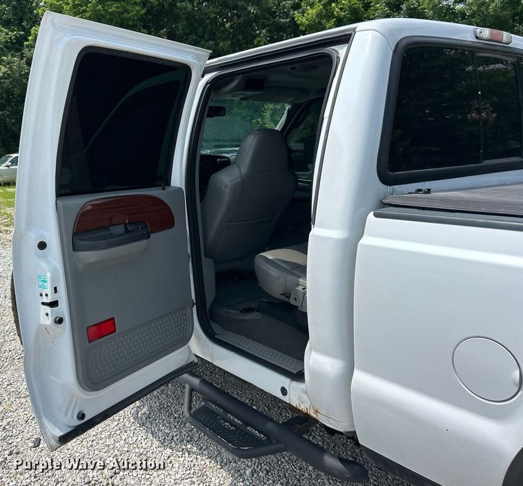 image for item EK8375 2006 Ford F250 Super Duty Crew Cab pickup truck