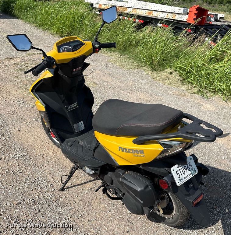 image for item EL2117 2022 Taizhou Zhongeng Freedom scooter